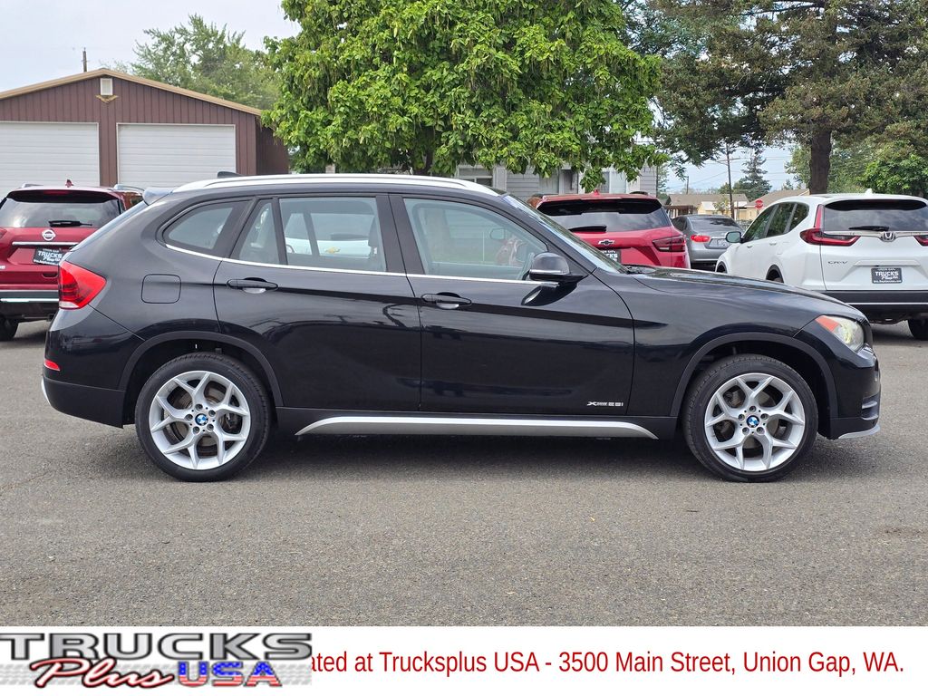 Vehicle image 4 of 42