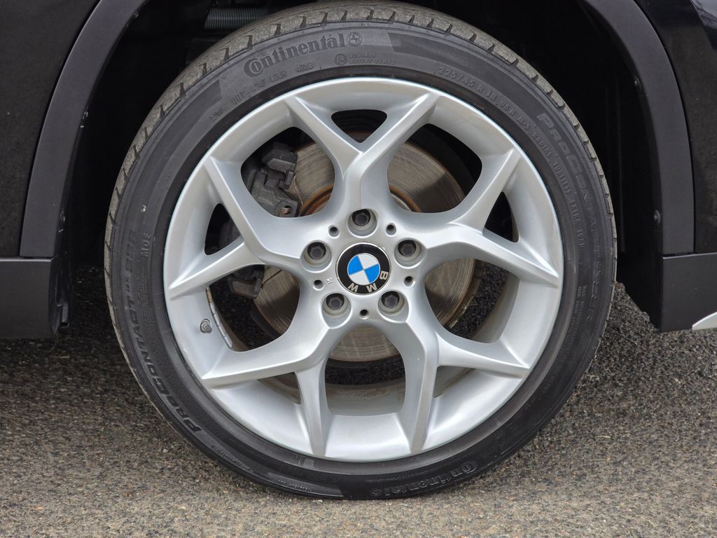 Vehicle image 9 of 42