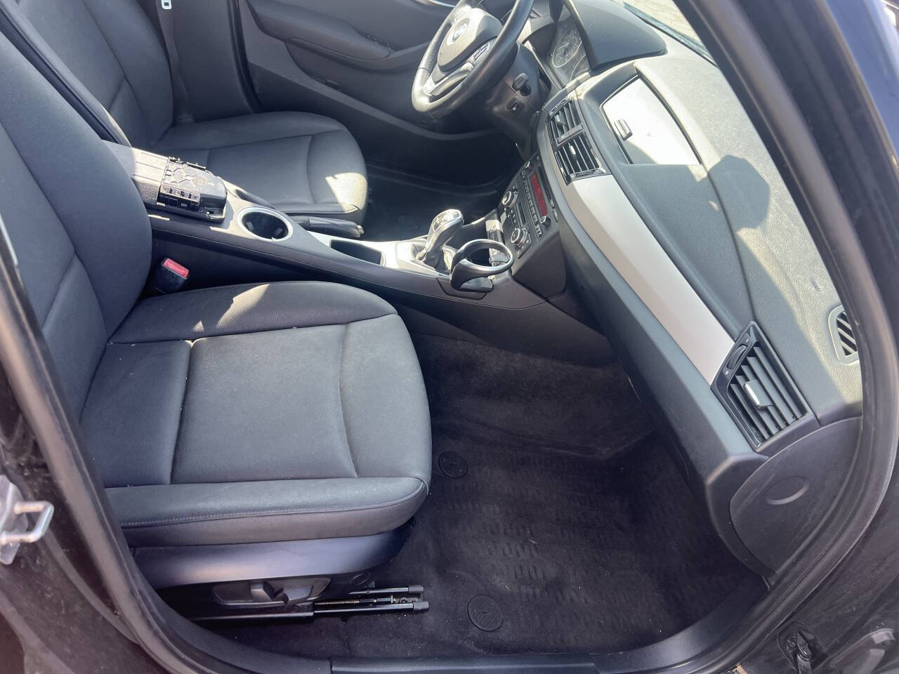 Vehicle image 13 of 23