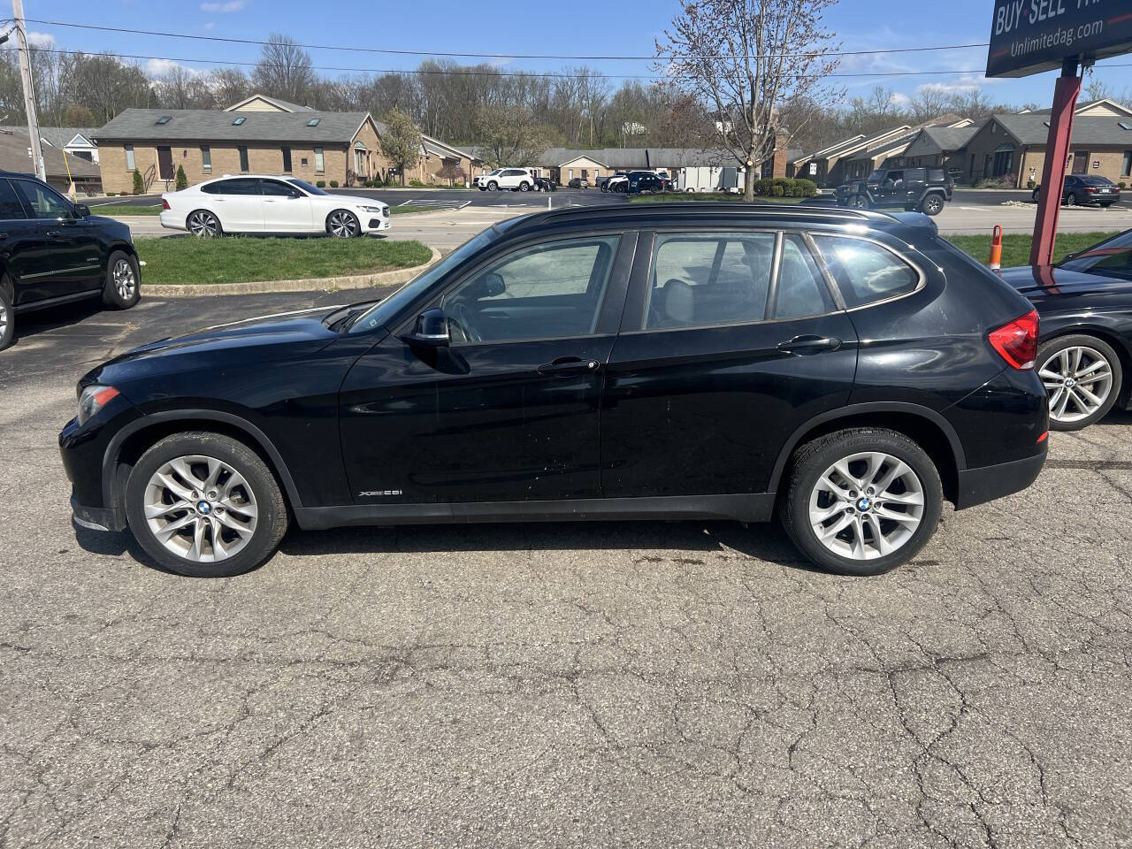 Vehicle image 11 of 23