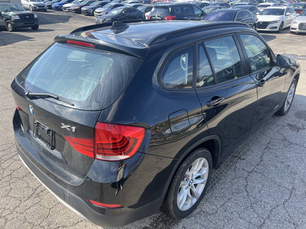 Vehicle image 7 of 23