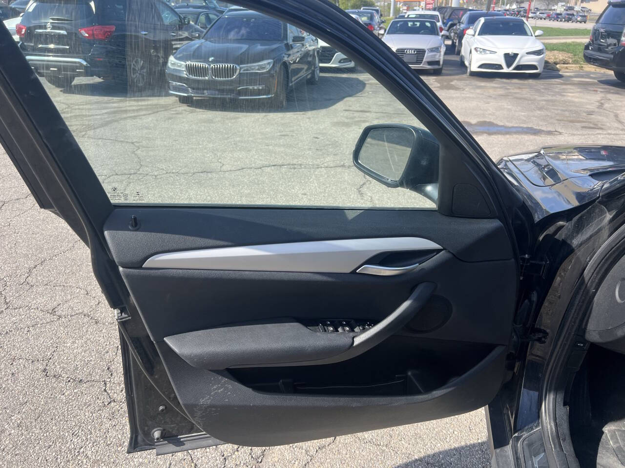 Vehicle image 16 of 23