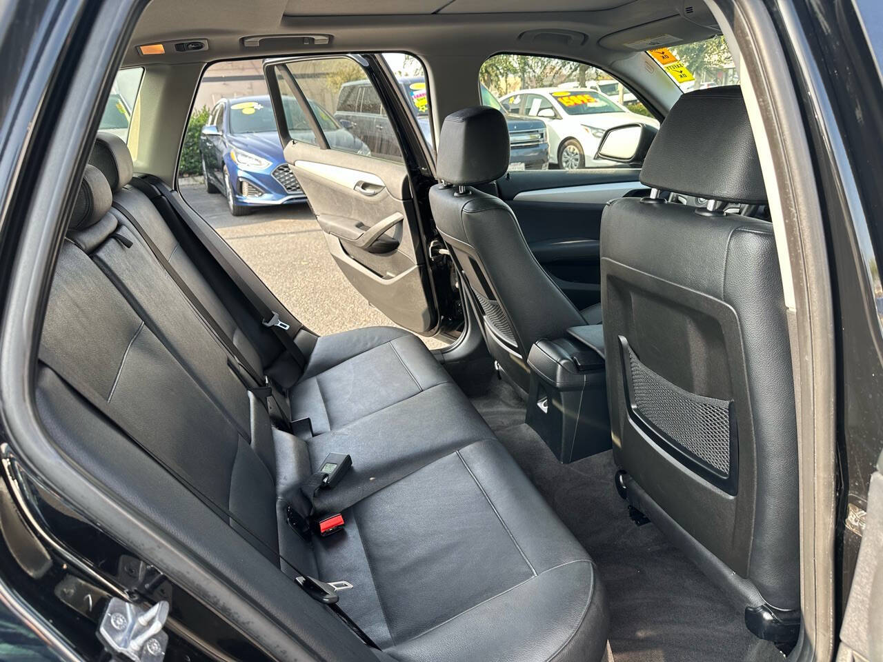 Vehicle image 33 of 48