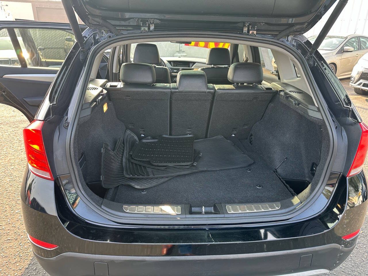 Vehicle image 17 of 48