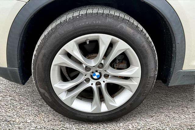 Vehicle image 11 of 31