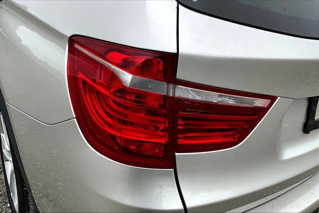 Vehicle image 28 of 31