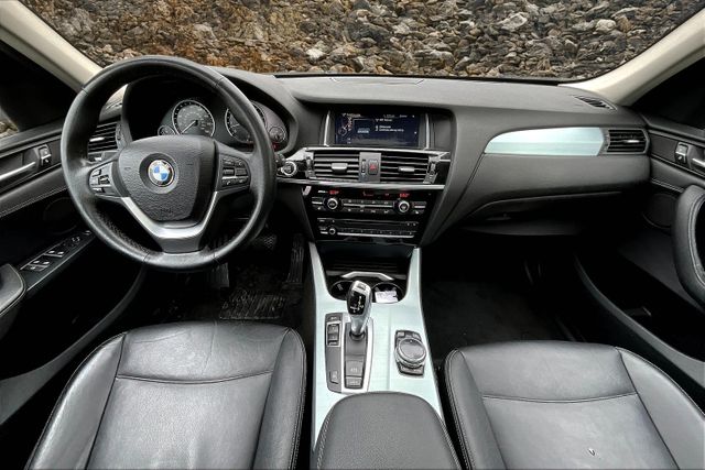 Vehicle image 15 of 31