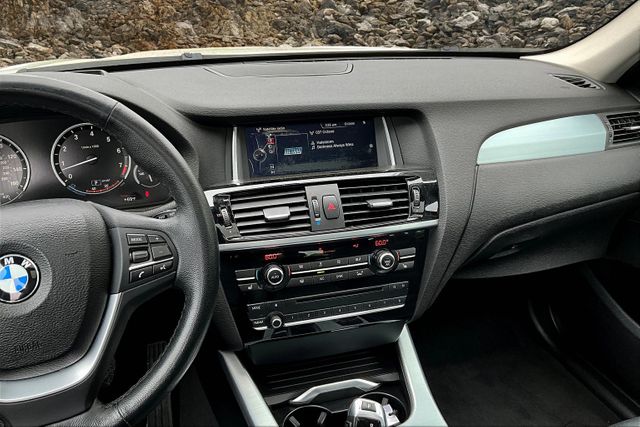 Vehicle image 8 of 31