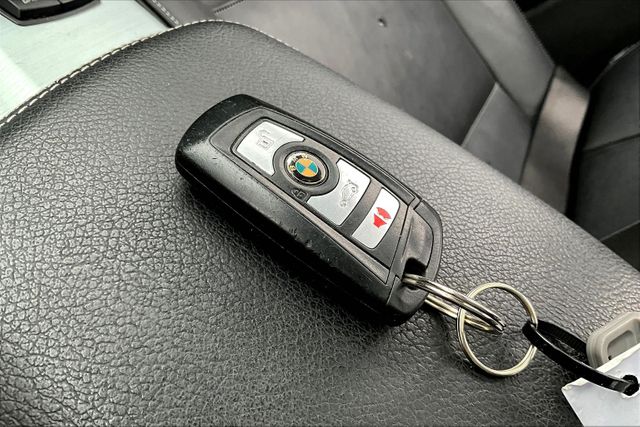 Vehicle image 12 of 31