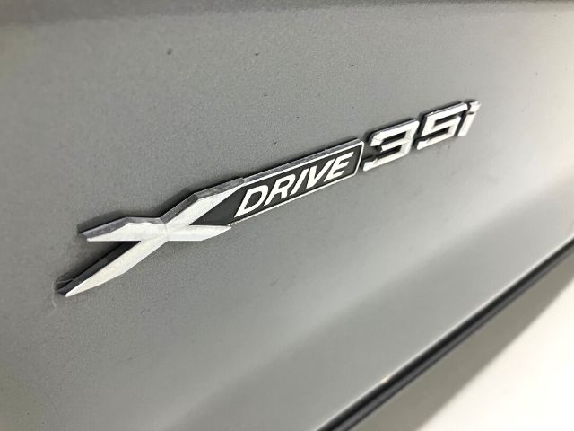Vehicle image 17 of 55
