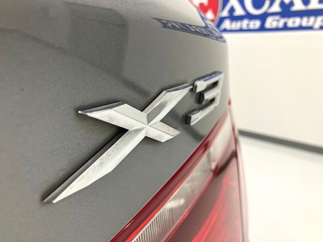 Vehicle image 19 of 55