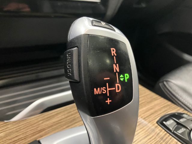 Vehicle image 31 of 55