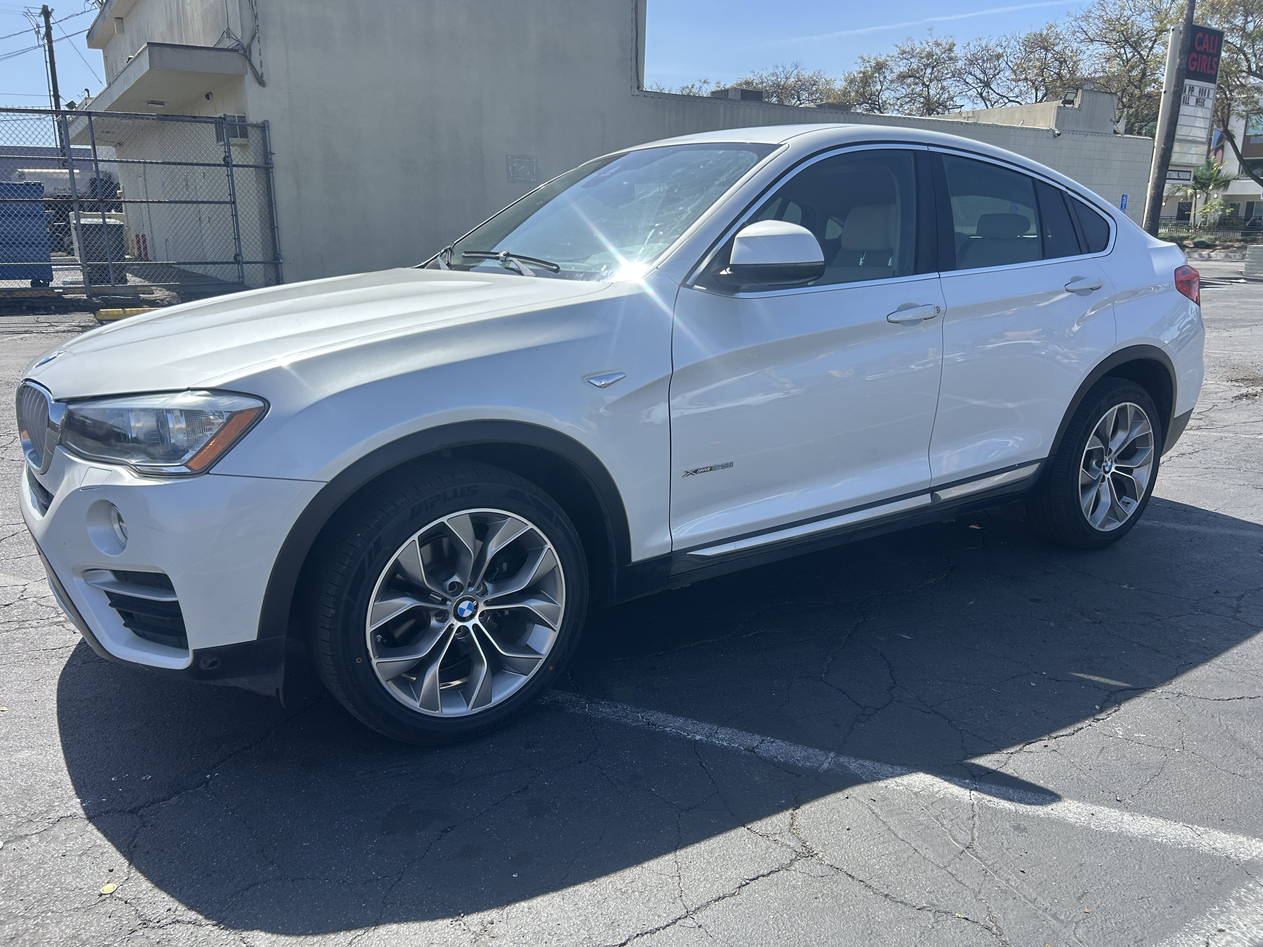 2015 BMW X4 xDrive28i Image 1 of 42