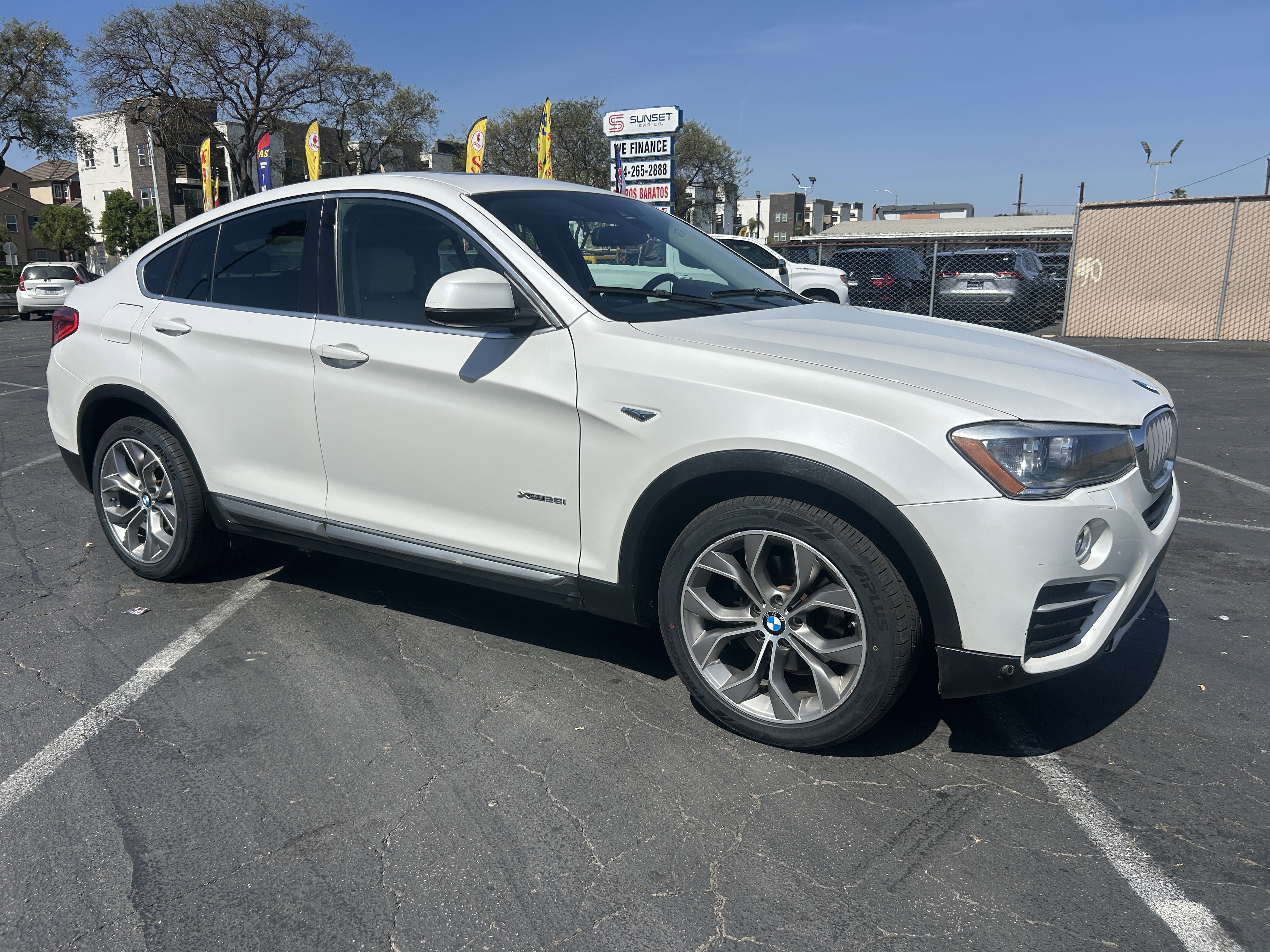 2015 BMW X4 xDrive28i Image 3 of 42