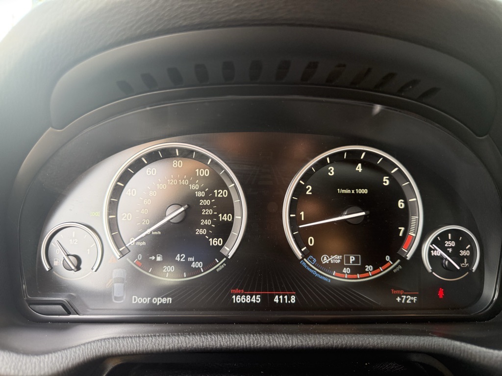 Vehicle image 28 of 33