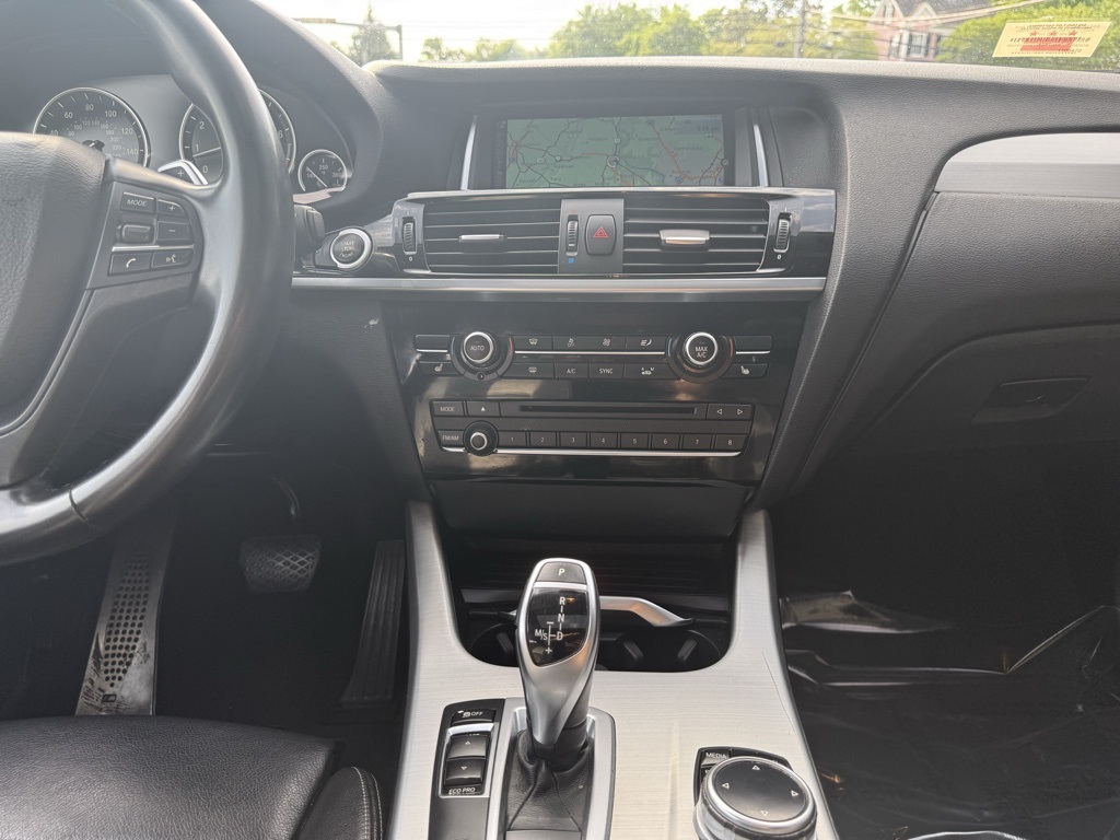 Vehicle image 29 of 33