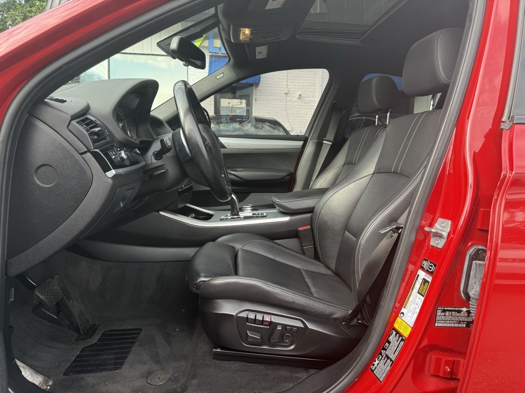 Vehicle image 11 of 33