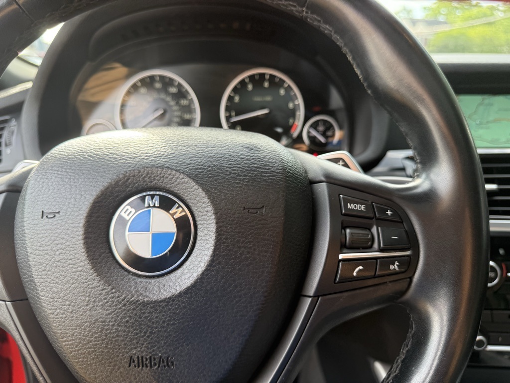 Vehicle image 27 of 33