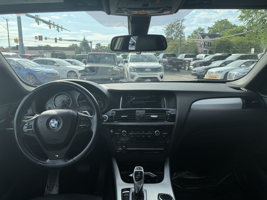 Vehicle image 24 of 33