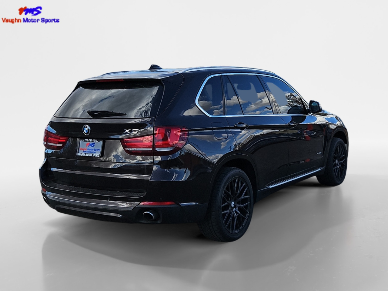 Vehicle image 4 of 14