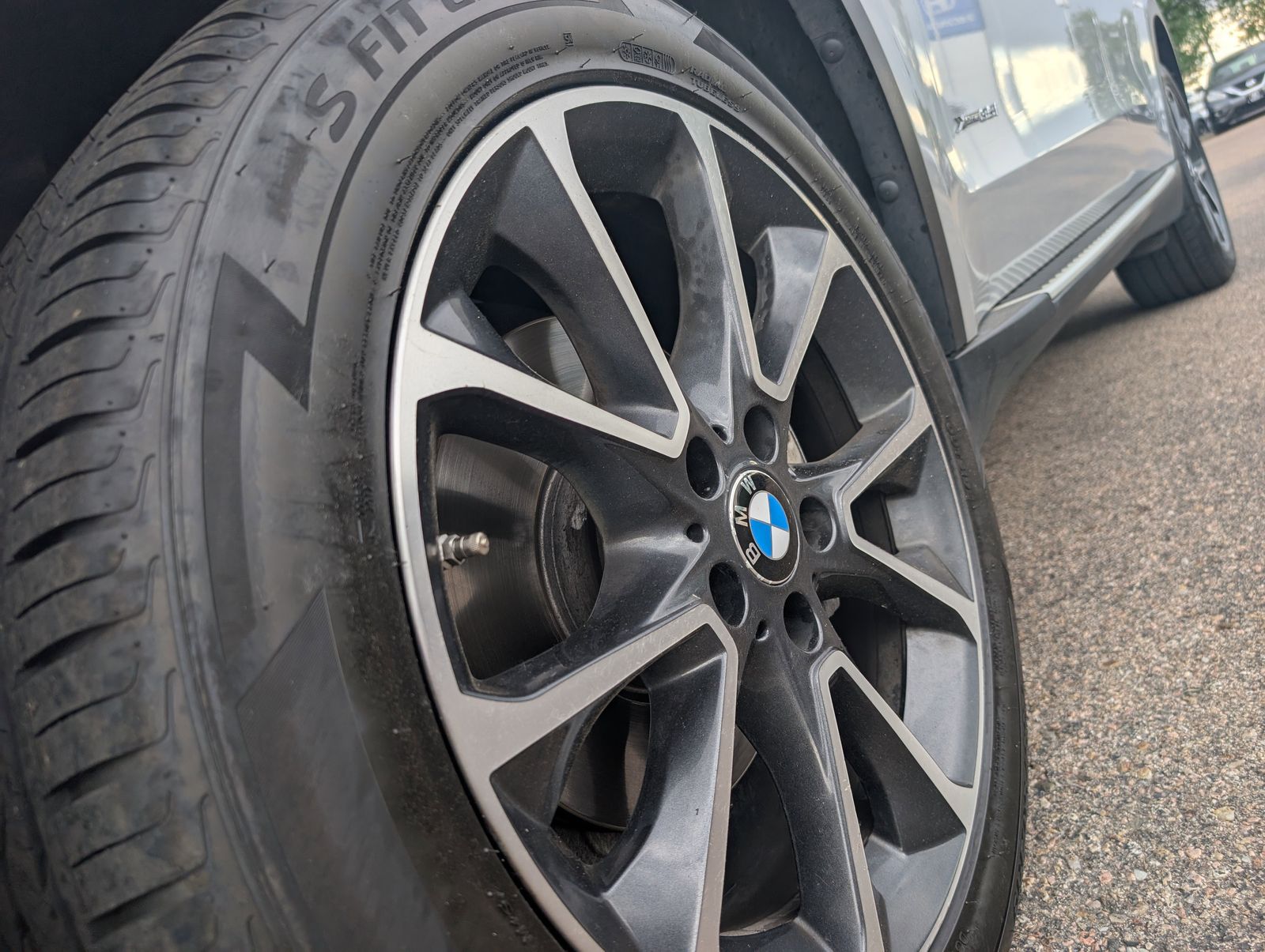 Vehicle image 8 of 27