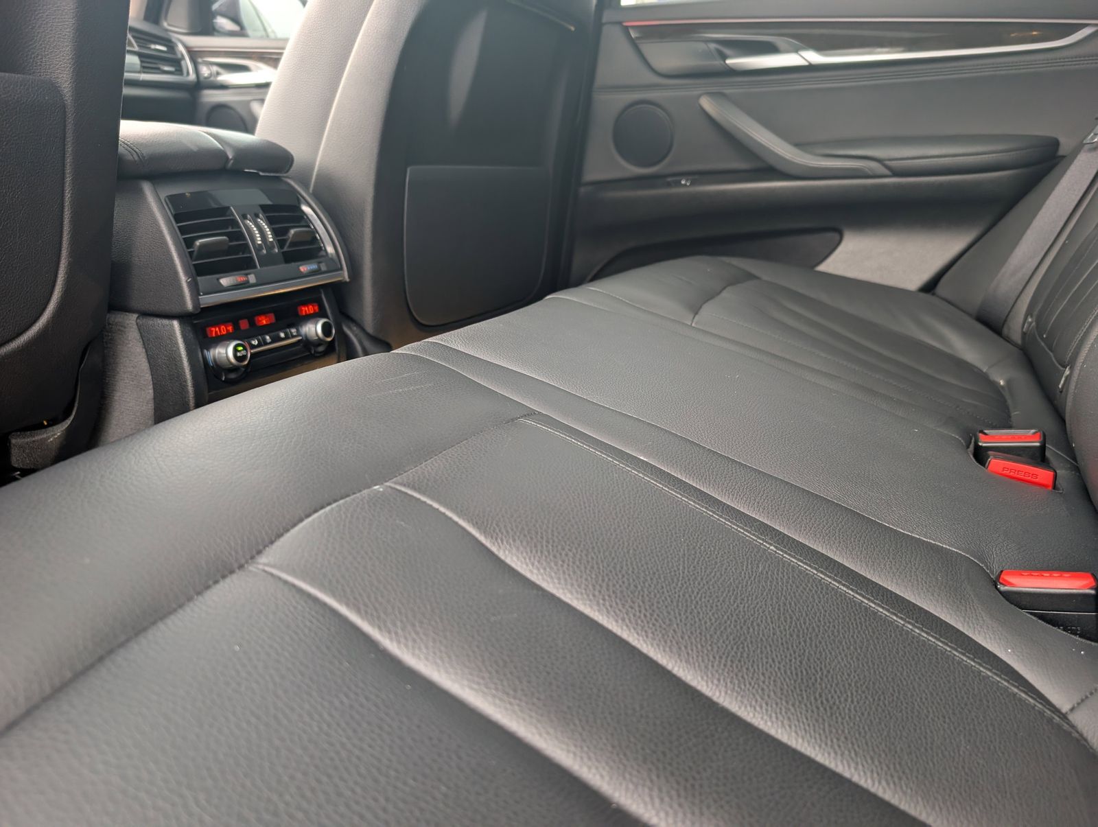 Vehicle image 12 of 27
