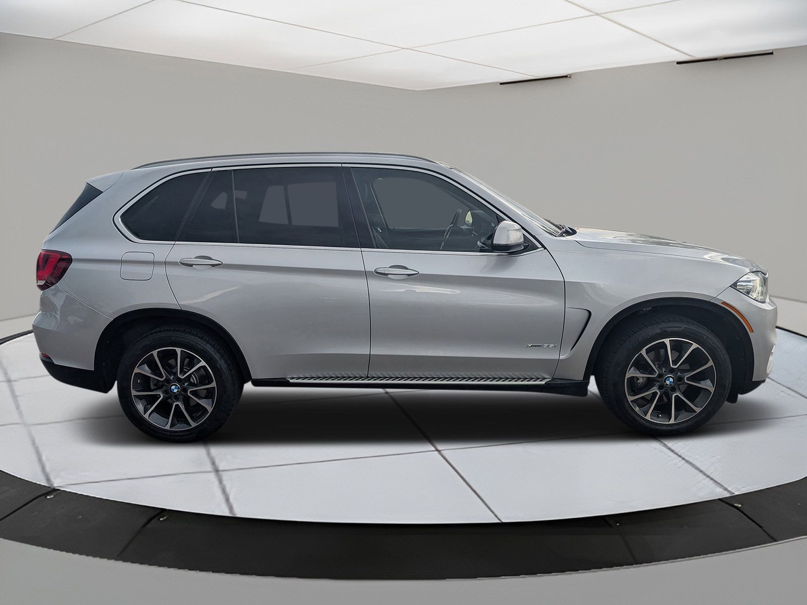 Vehicle image 4 of 27