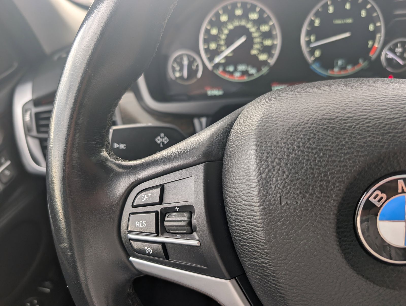 Vehicle image 14 of 27
