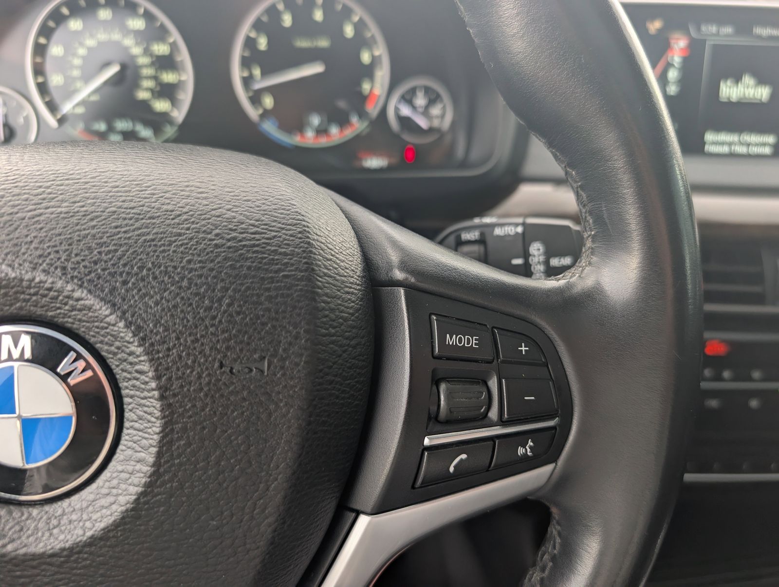 Vehicle image 23 of 27