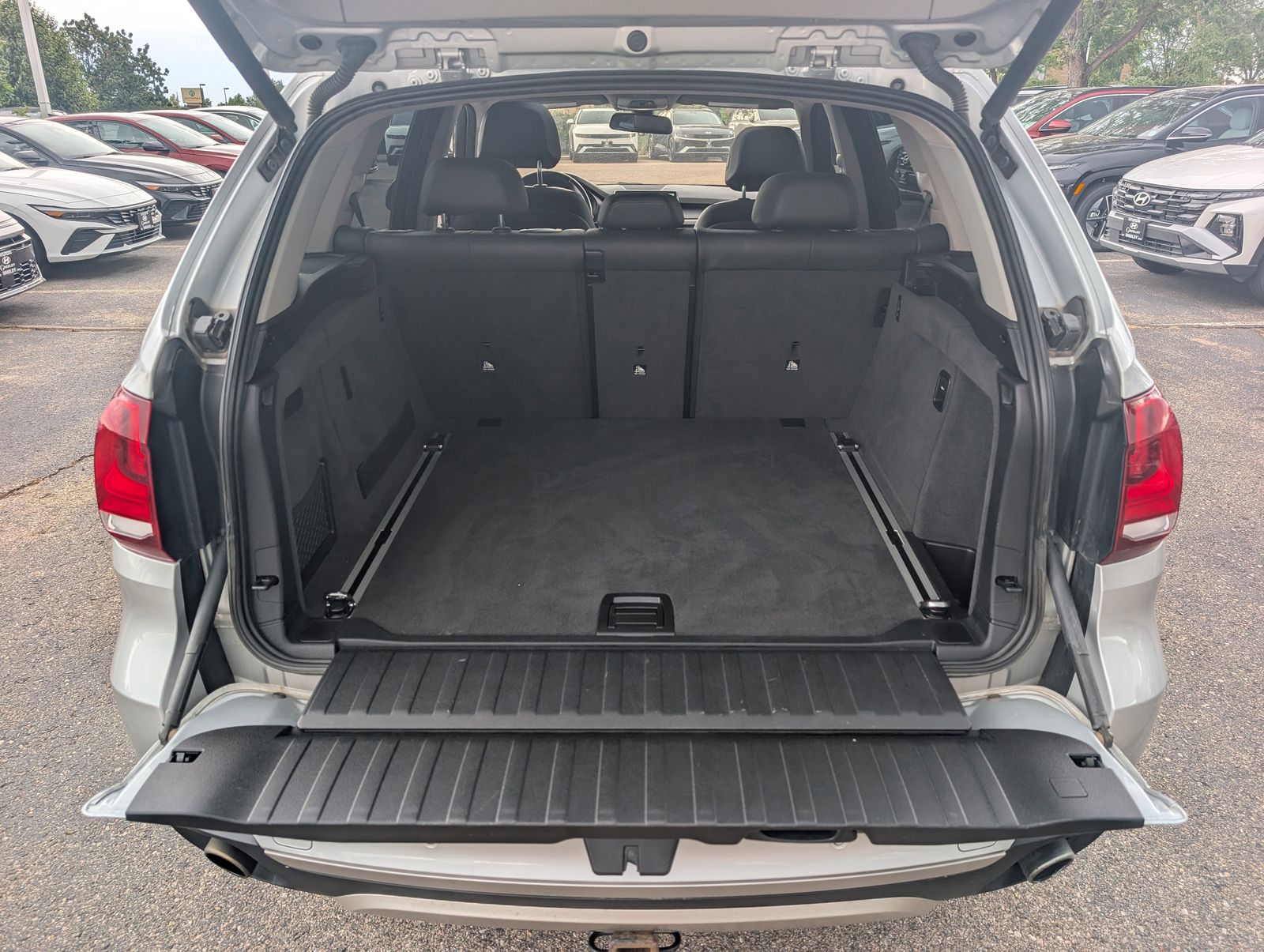 Vehicle image 9 of 27