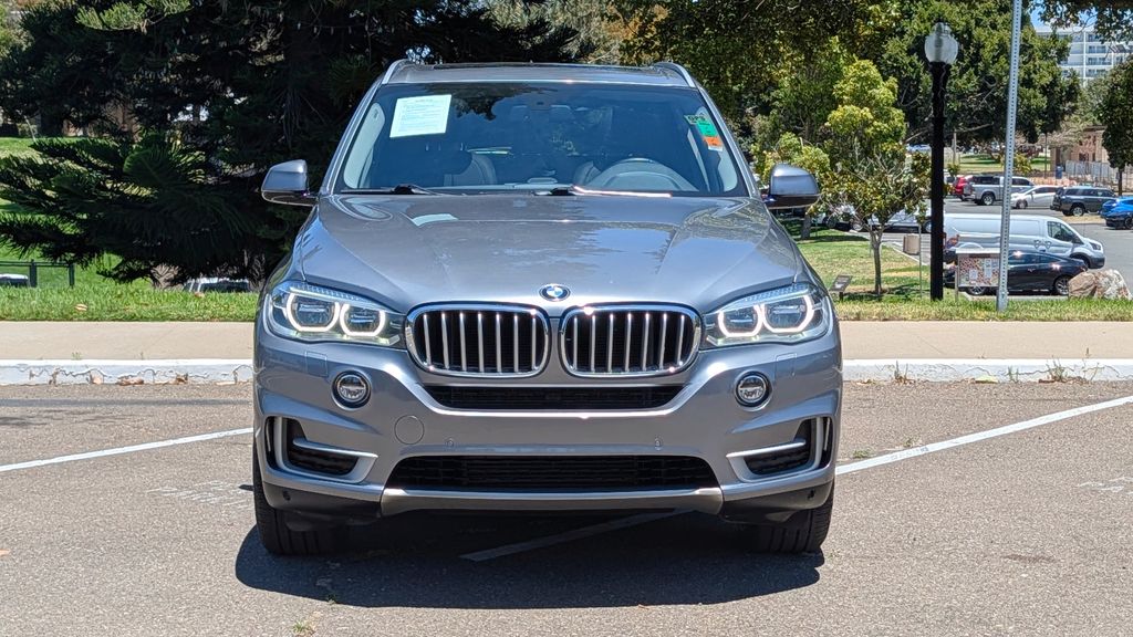 2015 BMW X5 xDrive35i Image 3 of 37
