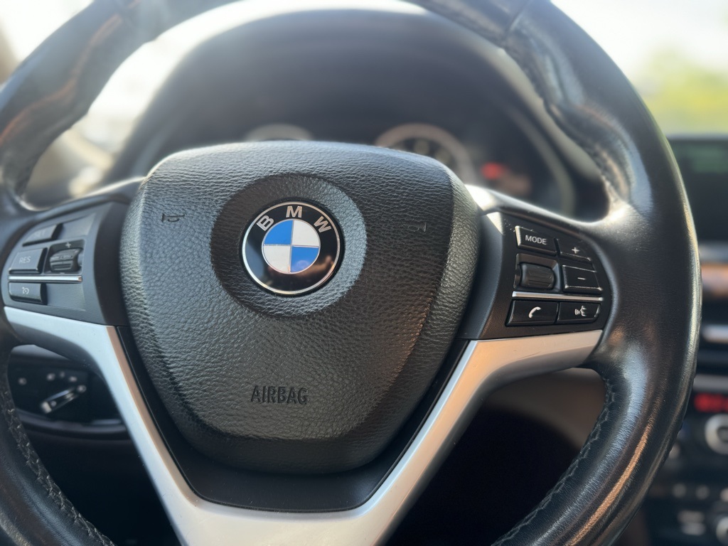 Vehicle image 24 of 31