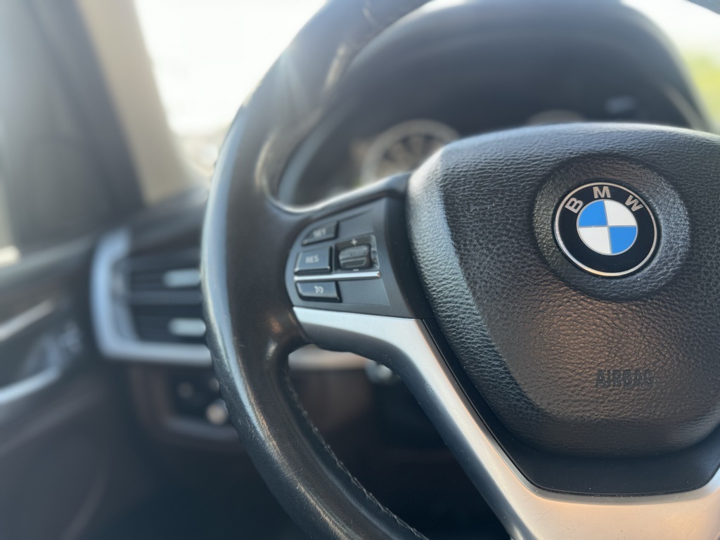 Vehicle image 23 of 31