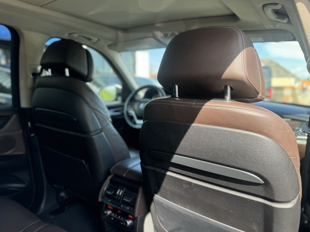 Vehicle image 20 of 31