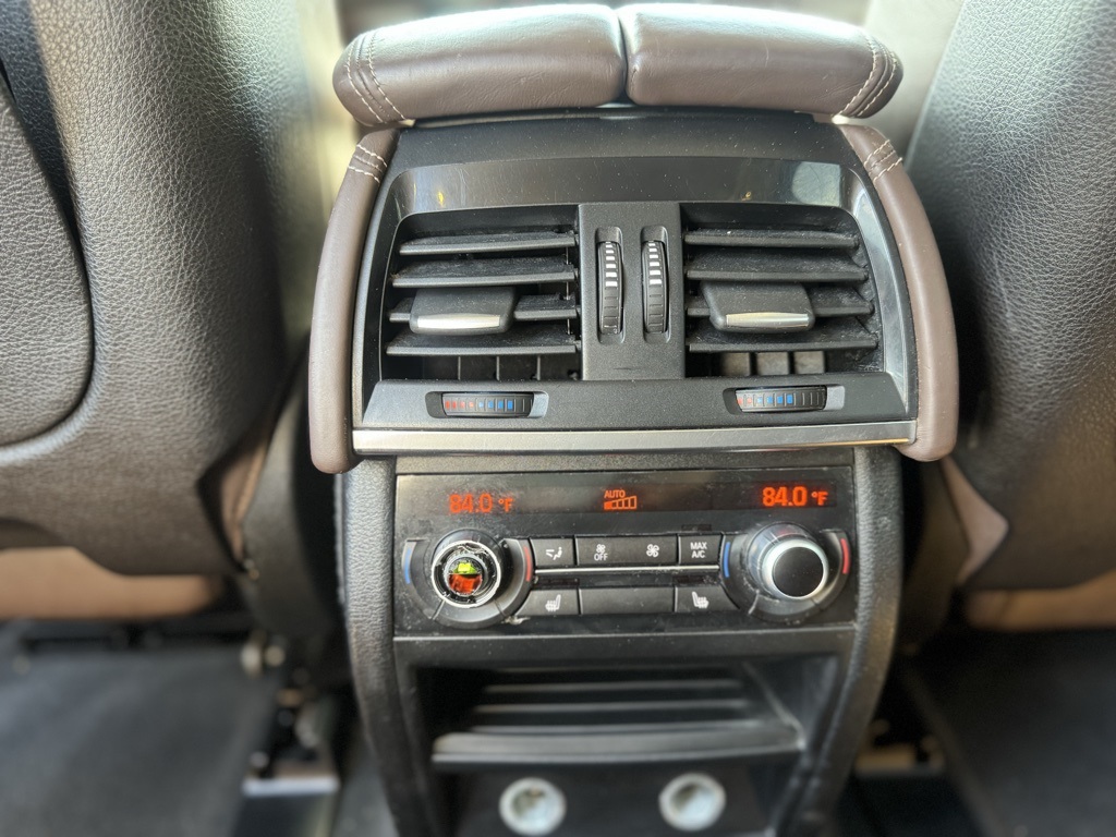Vehicle image 29 of 31