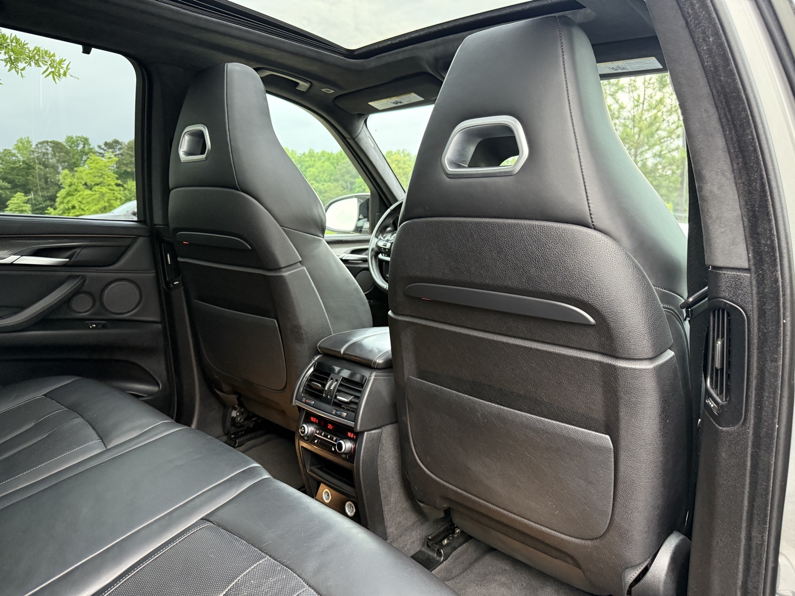 Vehicle image 40 of 54