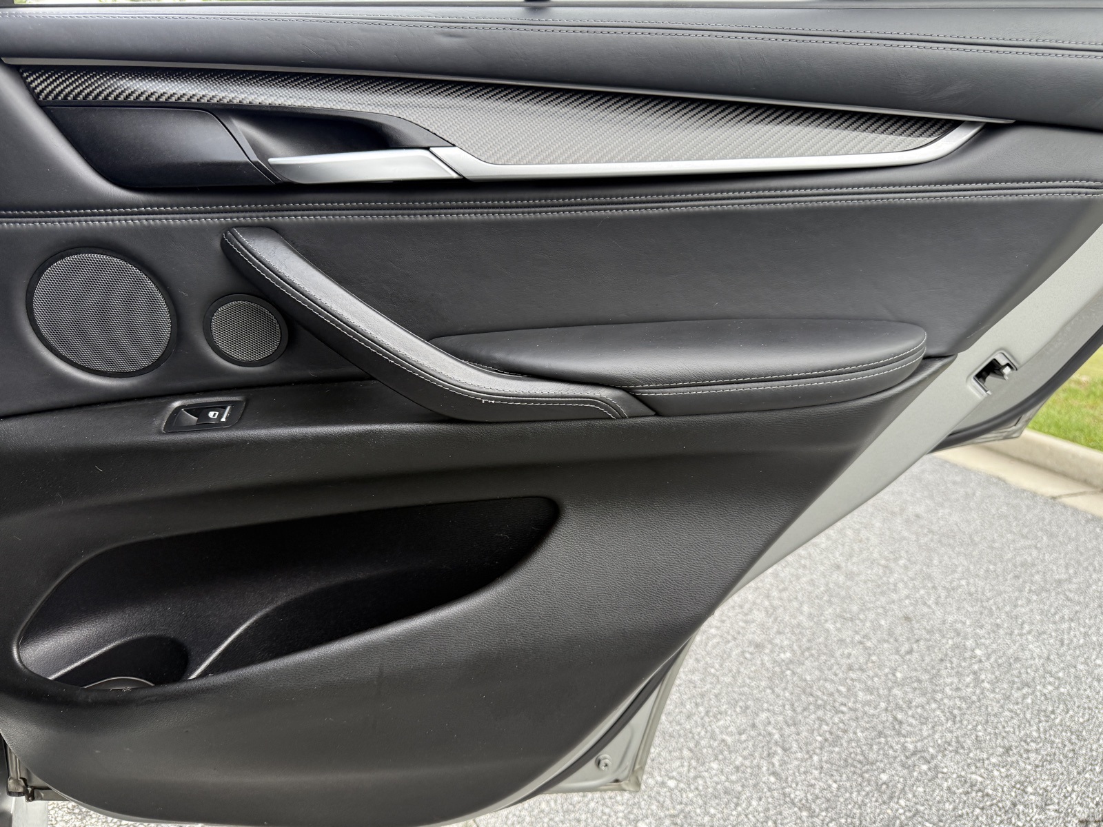 Vehicle image 49 of 54