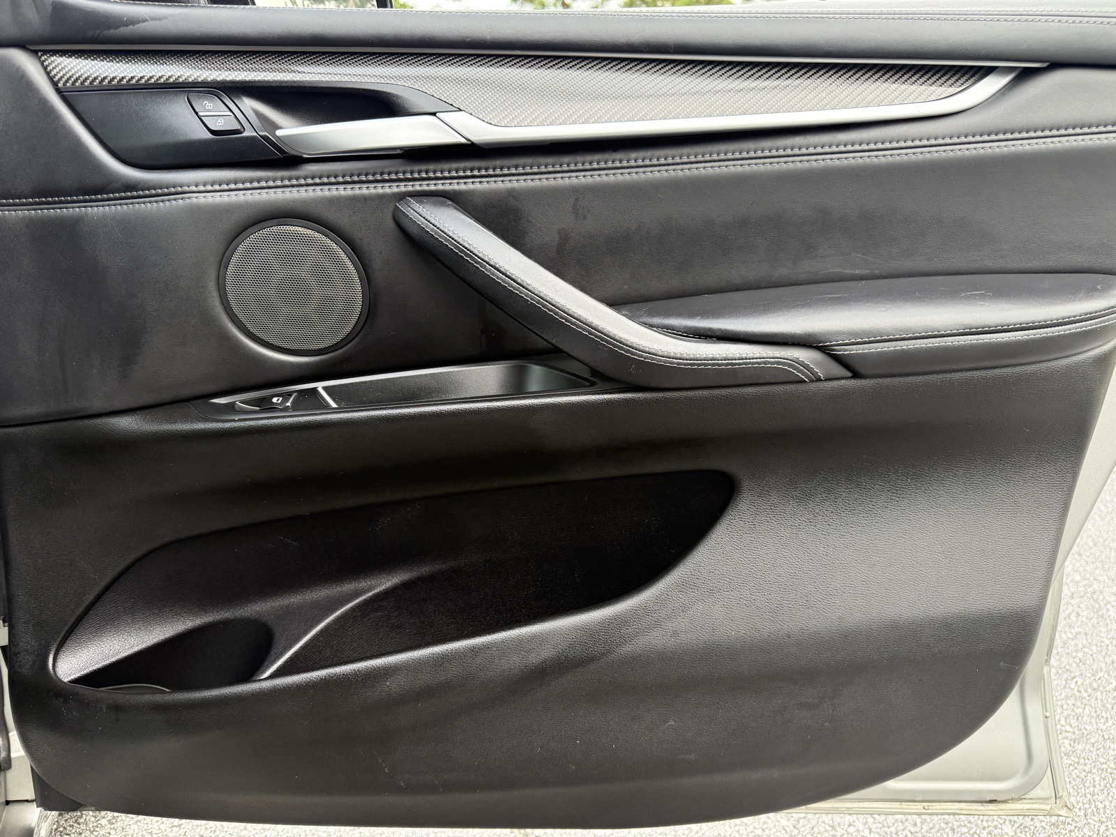 Vehicle image 47 of 54