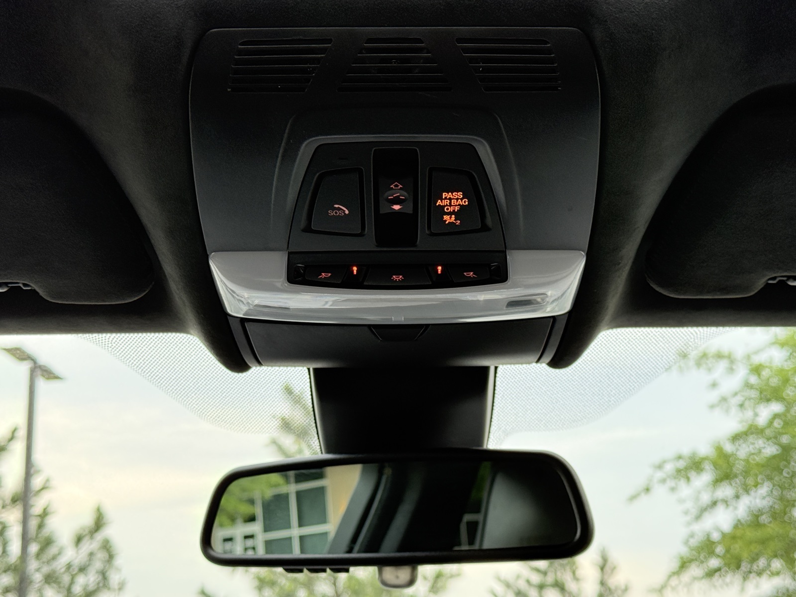 Vehicle image 31 of 54