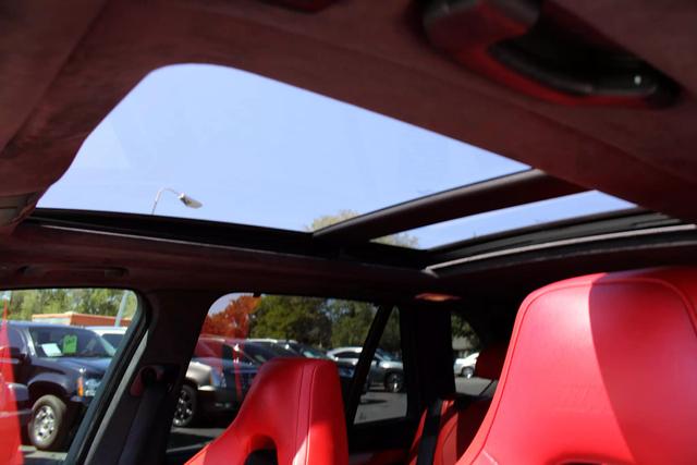 Vehicle image 10 of 18