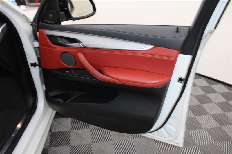 Vehicle image 49 of 54
