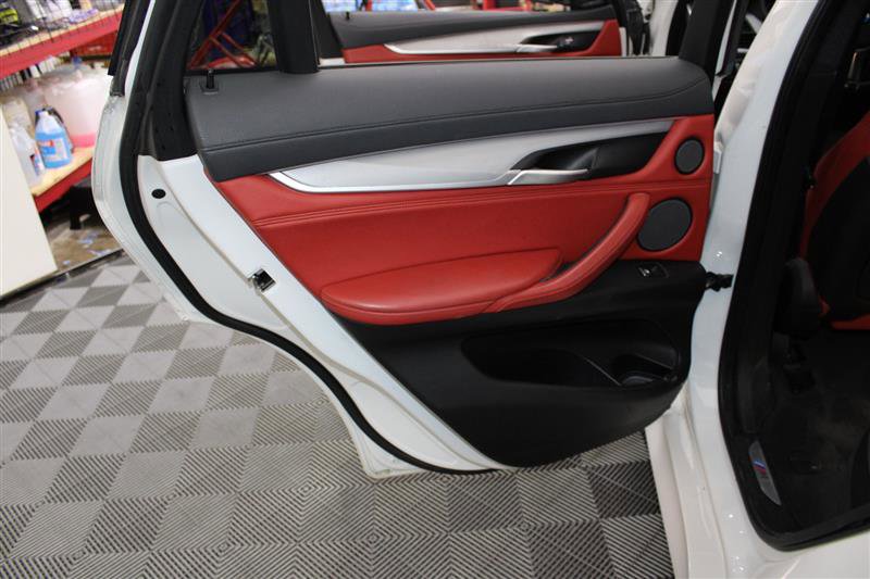 Vehicle image 39 of 54