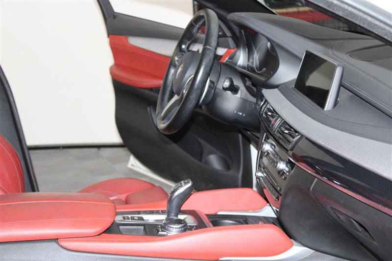 Vehicle image 26 of 54