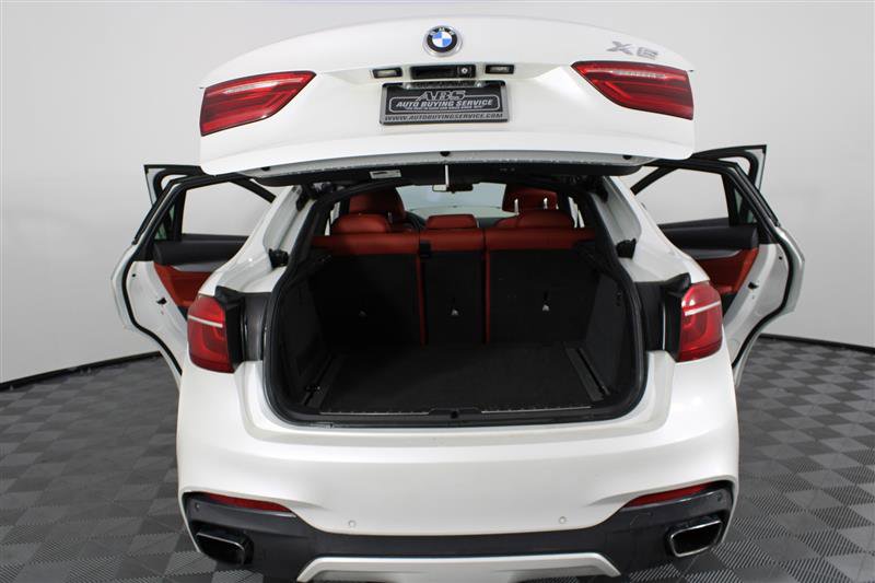Vehicle image 11 of 54