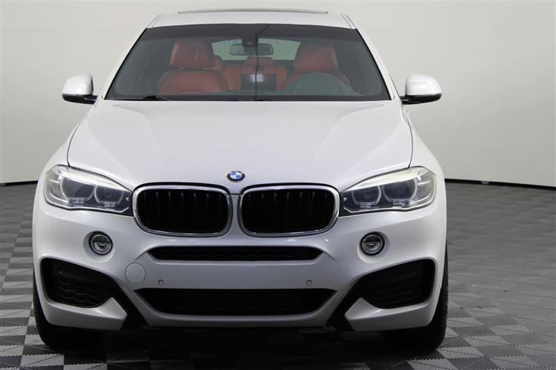 Vehicle image 4 of 54