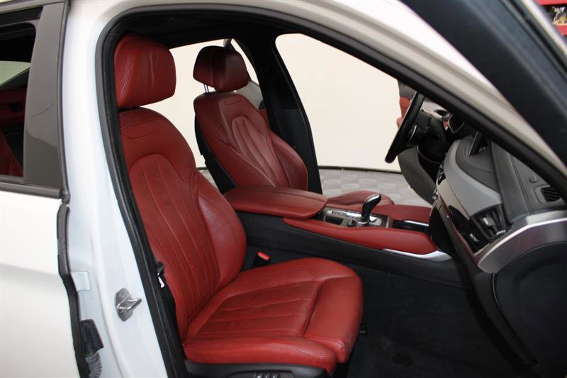 Vehicle image 12 of 54