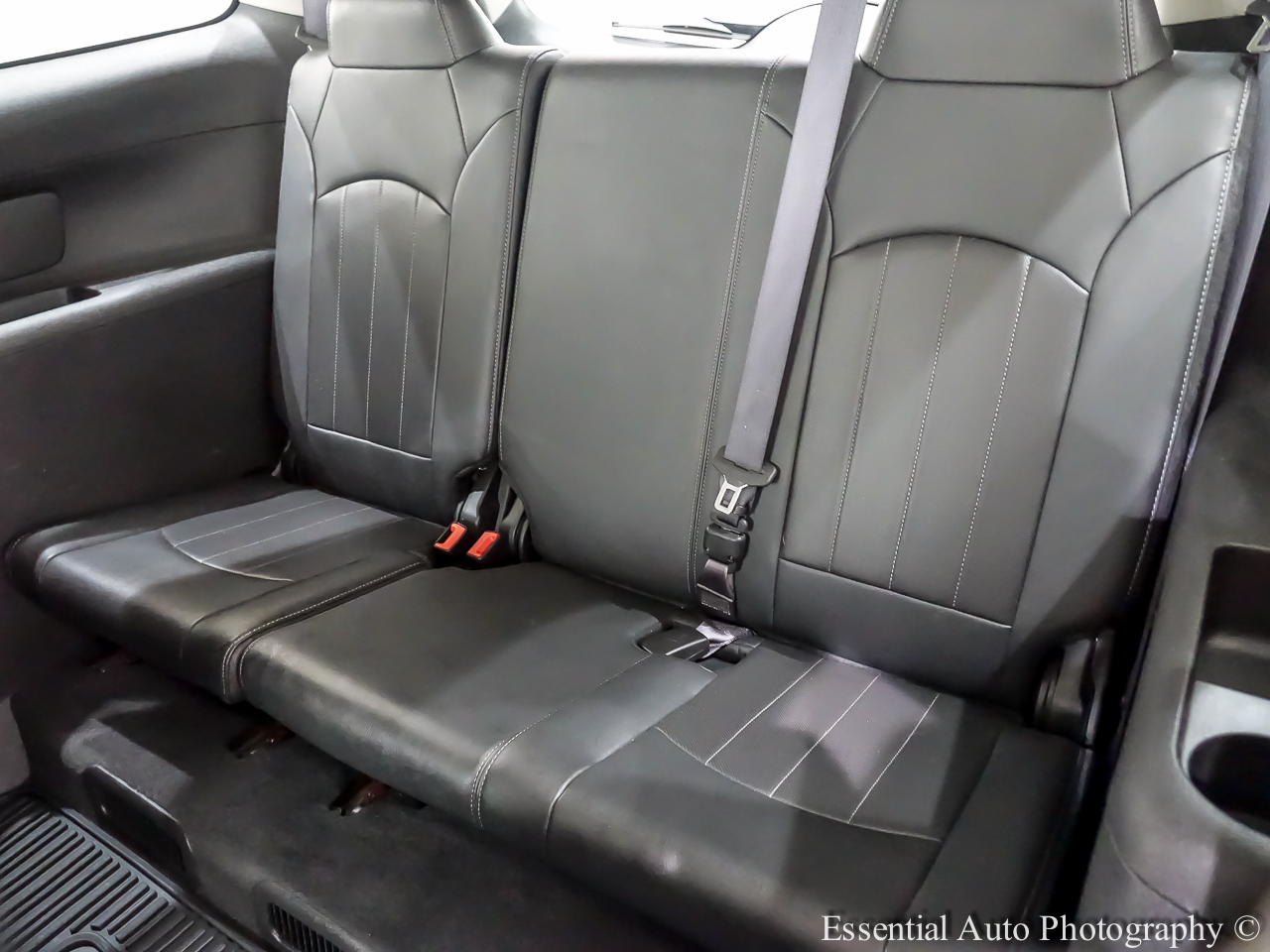 Vehicle image 17 of 38