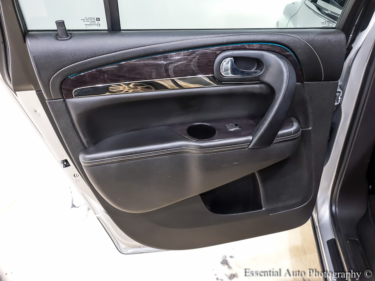 Vehicle image 27 of 38