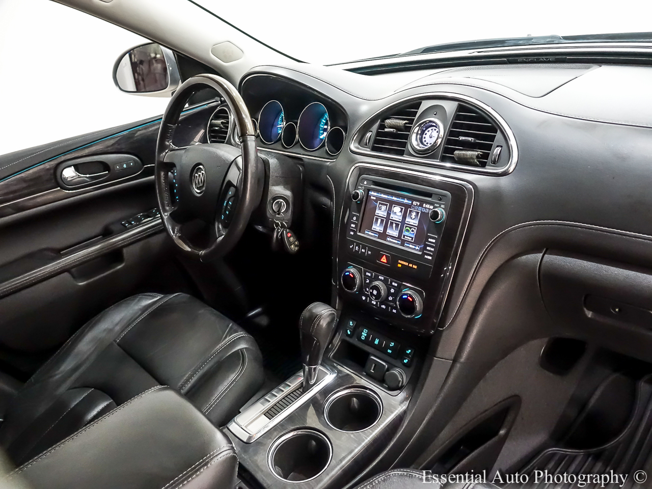 Vehicle image 34 of 38