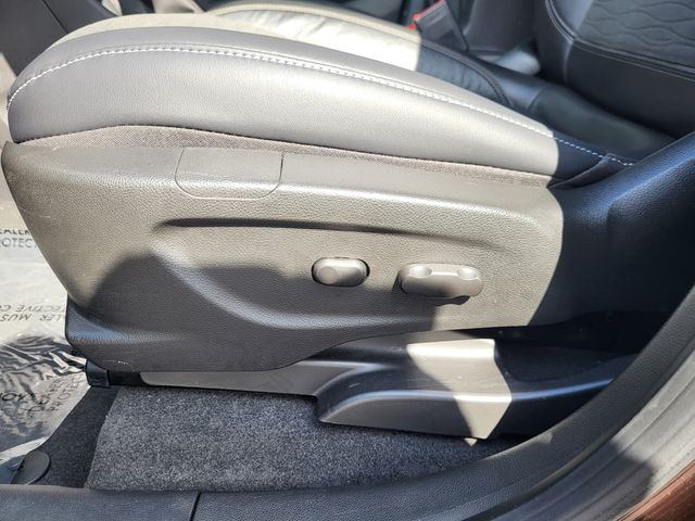Vehicle image 13 of 22
